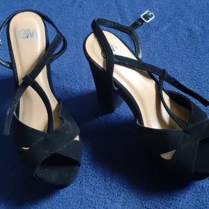 Heels [Black Velvet]